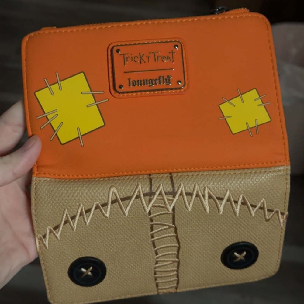 Loungefly trick r treat Sam wallet